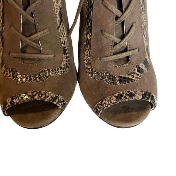 Trendy Snakeskin Isola Brea Suede Lace & Zip Heels Awesome For Any Season - Picture 7 of 10